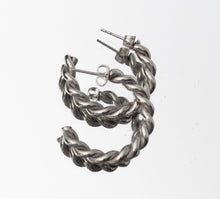 Load image into Gallery viewer, Stainless steel silver rope, twist hoop earrings
